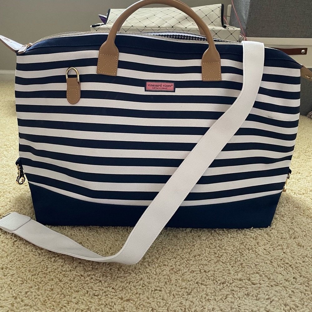 Vineyard Vines tote